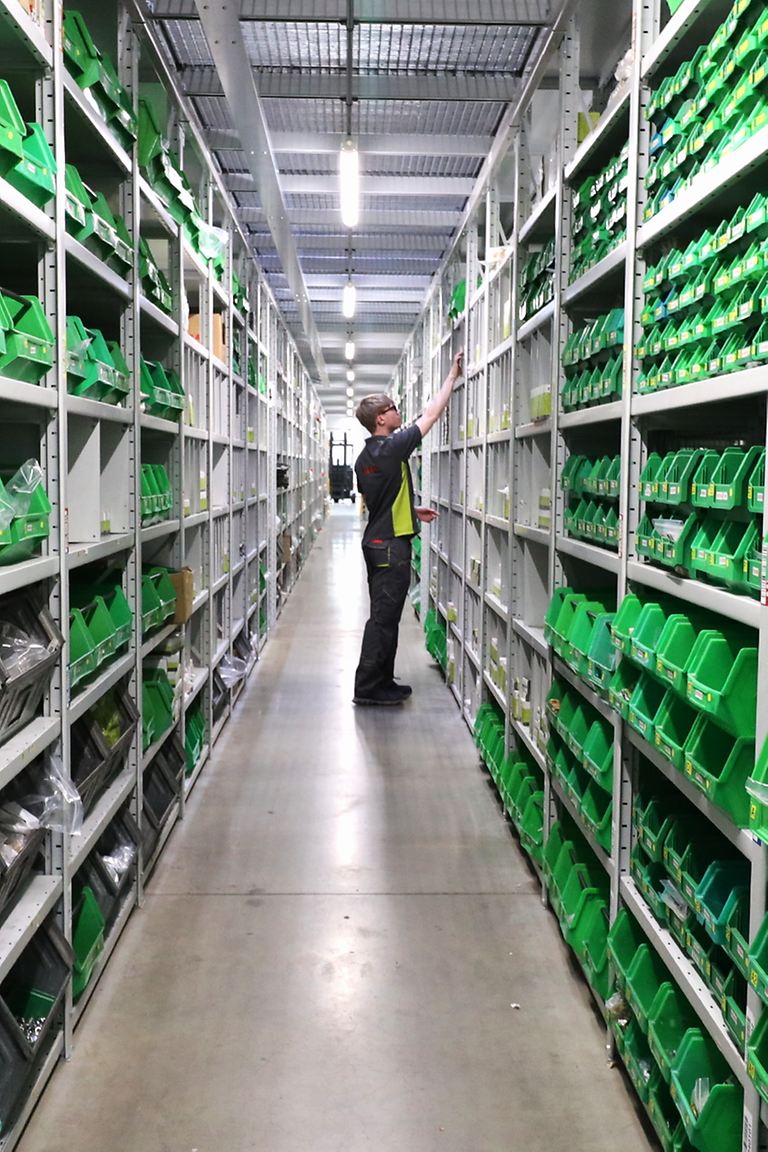 apprenticeship-parts-retail-stage-image Apprentice in the warehouse