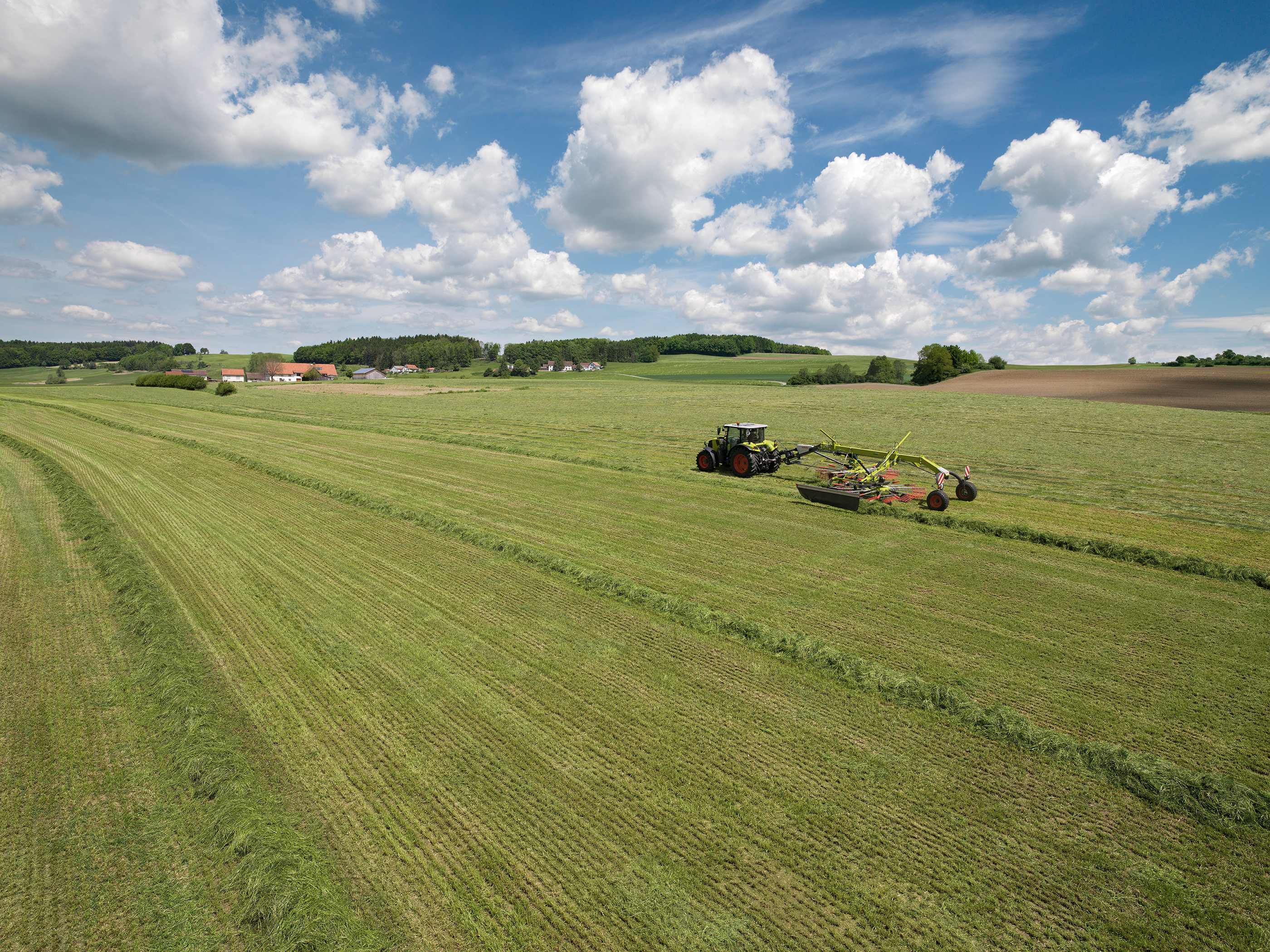 LINER dual-rotor swathers with side swathing