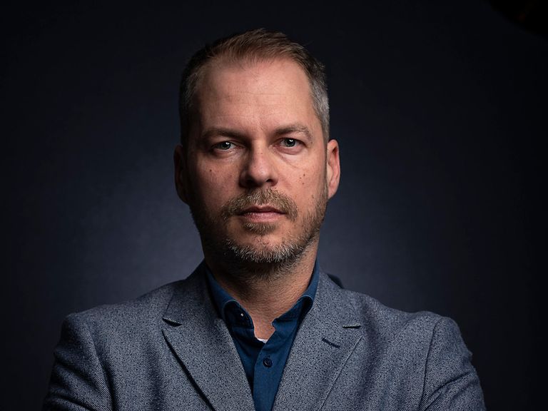 jobs-image-contact-buday