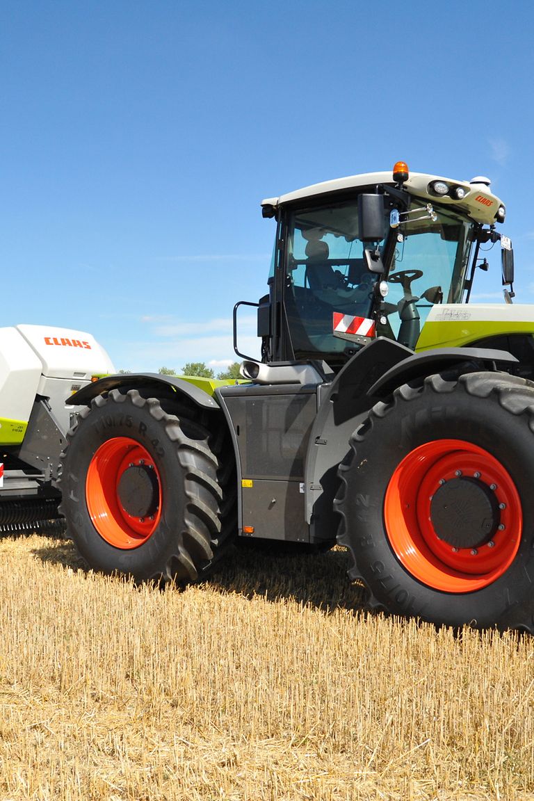 CLAAS VOLTO 1320T 1/32スケール