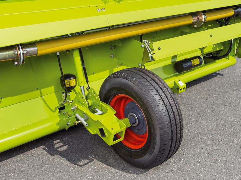 352880_27 Close-up of stabilizer wheels on cutterbar.