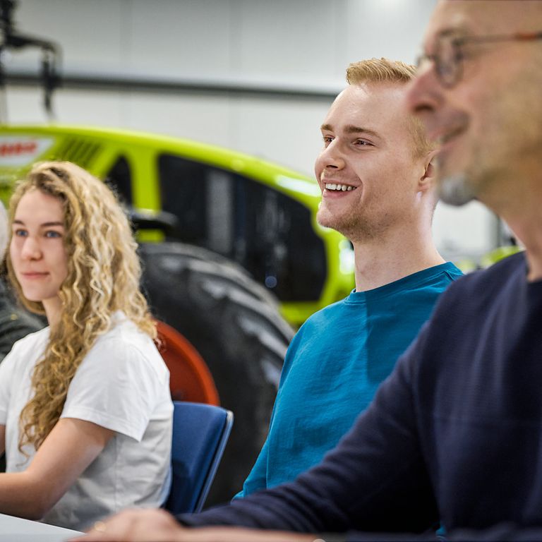 professionals-checklist Group of colleagues