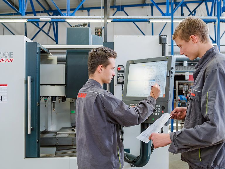 location-Harsewinkel Szakmunkástanulók a képzési központban