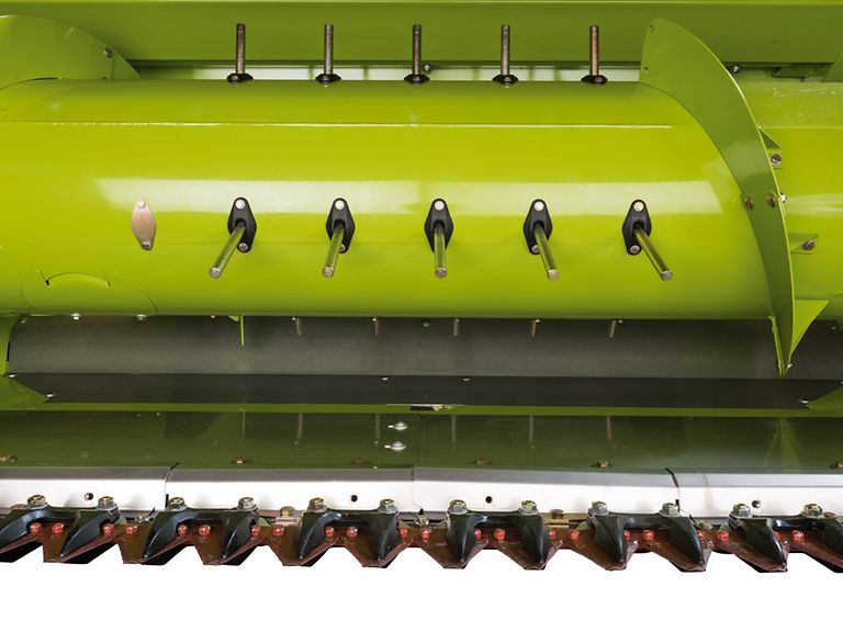 248878_27 Detail image: Centre section of knife bar and intake auger.