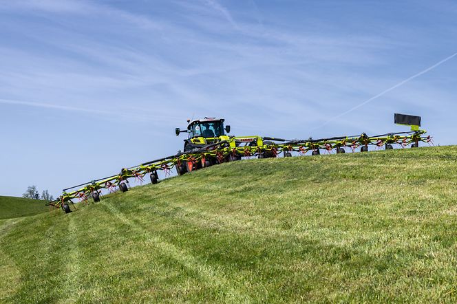 New VOLTO tedder with 13.0 and 15.10 m working width and